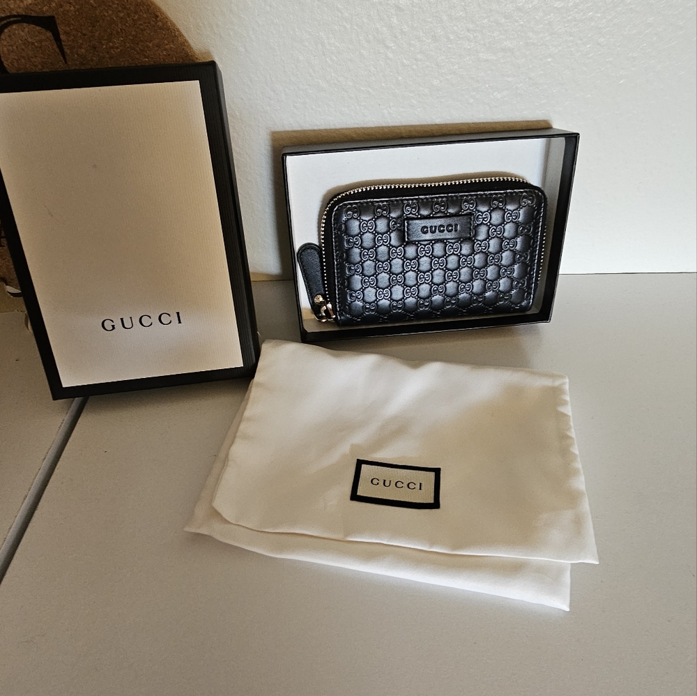Card holder/coins wallet